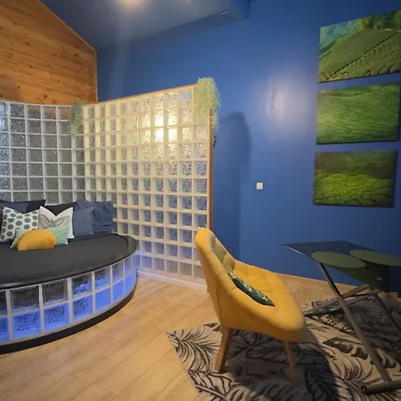 Bed & Breakfast Azzuro Avec Jacuzzi Lit Rond Et Jardin Avec Piscine 3*